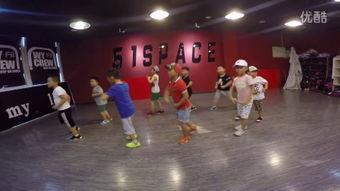 天津成人街舞培训视频,解锁舞蹈魅力，跟随专业步伐舞动青春-第2张图片-亚洲AV中文无码乱人伦