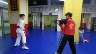 儿童与成人对打武术视频,儿童与成人武术对决视频解析-第2张图片-亚洲AV中文无码乱人伦