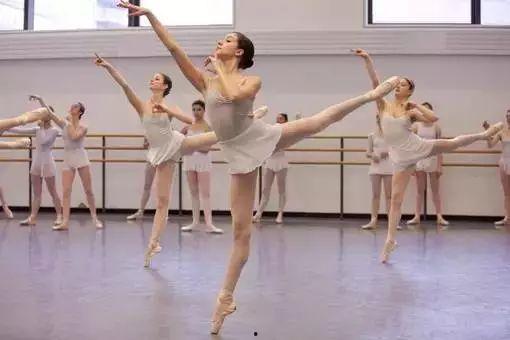 成人舞蹈技巧图片视频,成人舞蹈技巧解析与展示-第2张图片-亚洲AV中文无码乱人伦