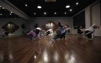 成人古典舞舞蹈教室视频,跟随视频领略成人舞蹈之美-第1张图片-亚洲AV中文无码乱人伦