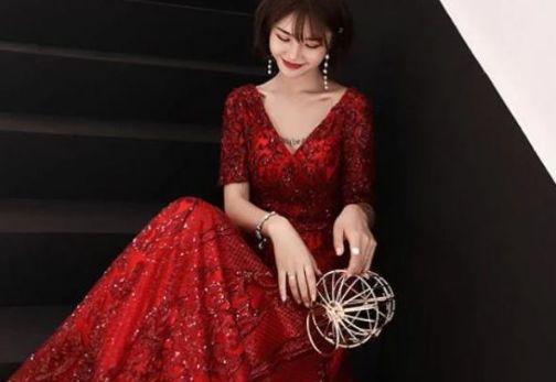 18岁成人礼服拖地视频,18岁成人礼礼服拖地瞬间，青春足迹映衬成长轨迹-第1张图片-亚洲AV中文无码乱人伦