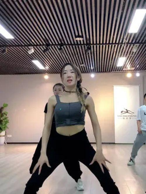 跳舞成人入门视频教程,跟随舞蹈教程，开启您的舞蹈之旅-第2张图片-亚洲AV中文无码乱人伦